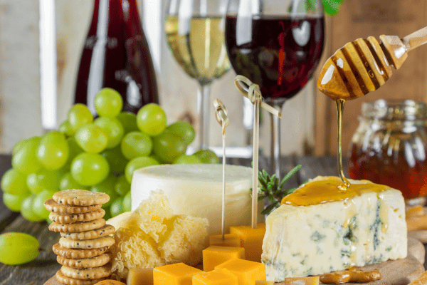 Red wine with blue cheese